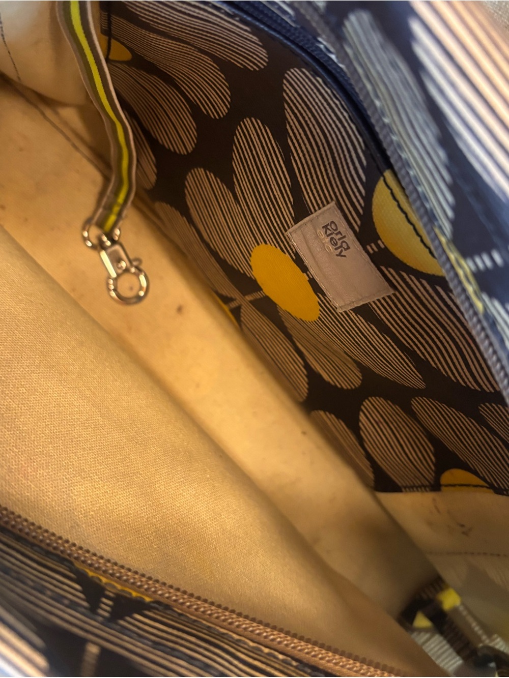 Orla Kiely Zip Messenger Bag / Good Condition - Picture 6 of 7